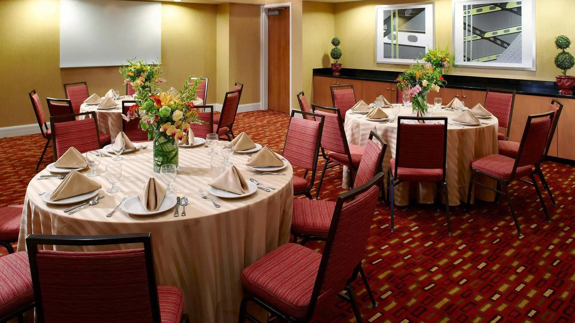 Courtyard By Marriott Pittsburgh Downtown Otel